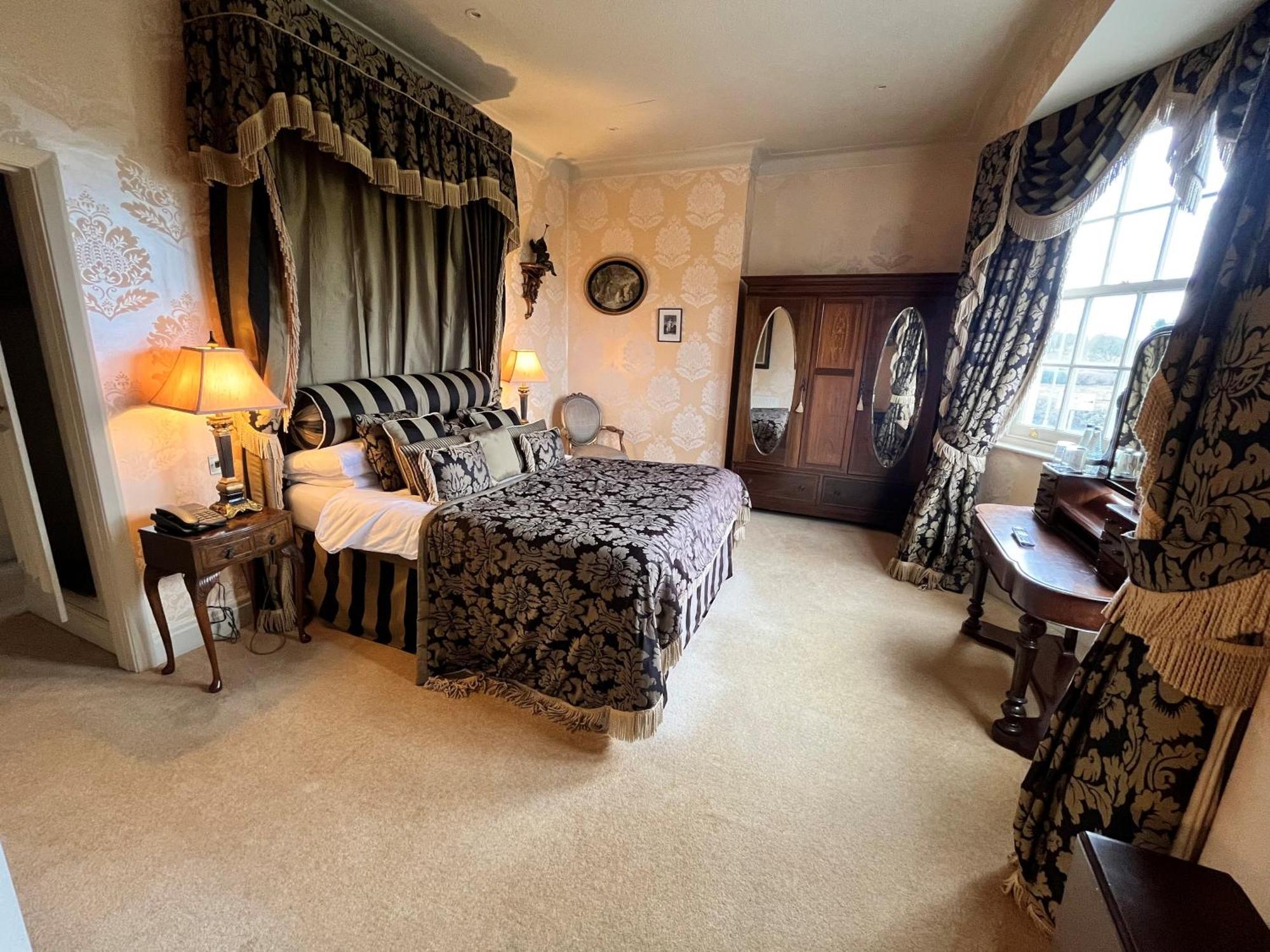 Ye Olde Bell Hotel & Spa Ретфорд Екстер'єр фото